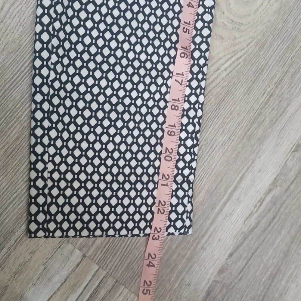 Banana Republic Sloan Fit  Black & White Geo Dot Cropped Pants - Picture 10 of 13